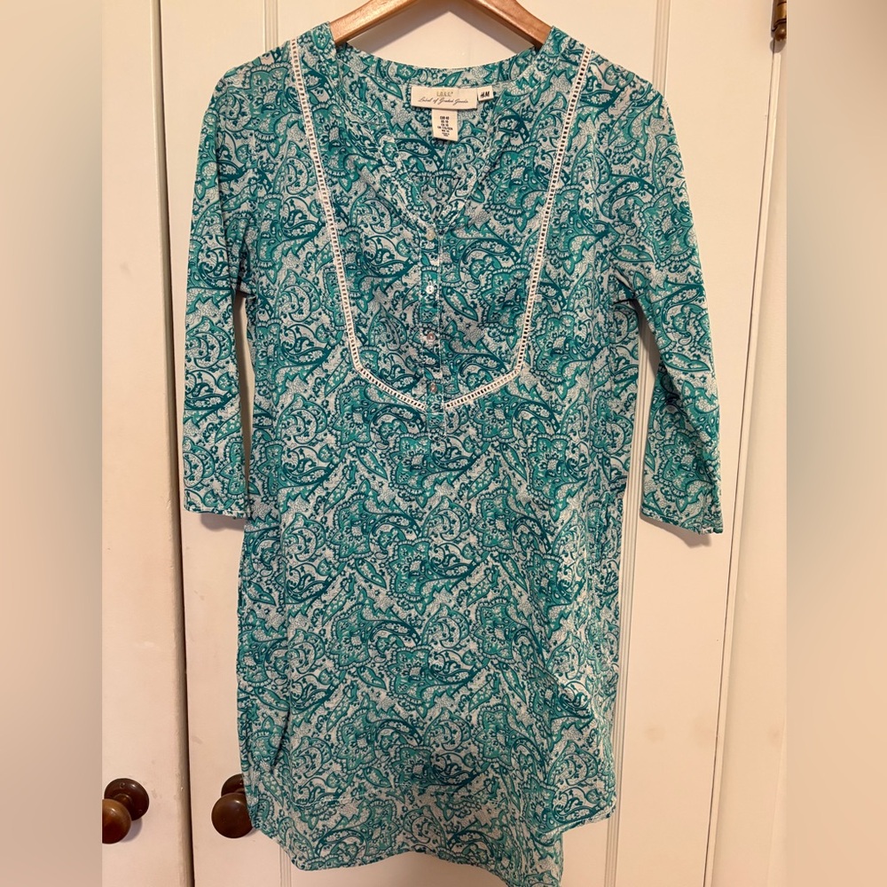 H & M Teal and White Patterned long Blouse. Size 10